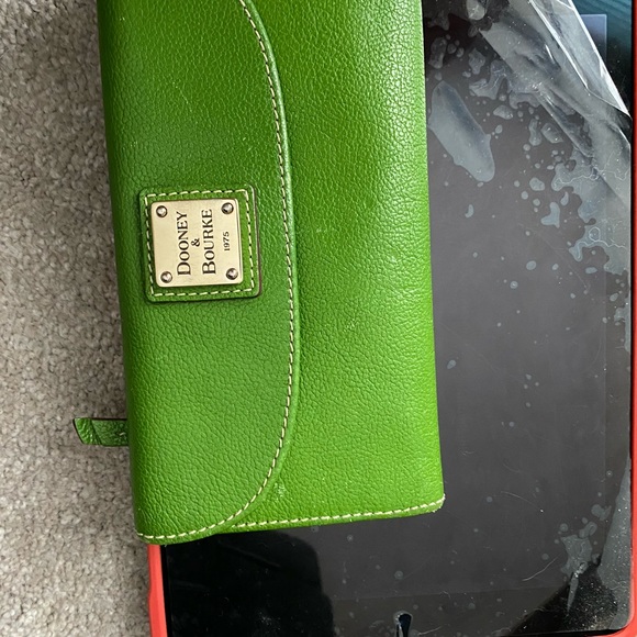 Dooney and Bourke wallet NWOT - Picture 7 of 7